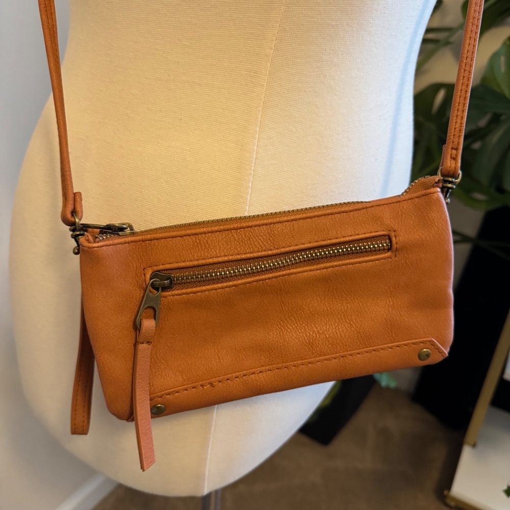 Universal Thread Purse - Picture 5 of 10